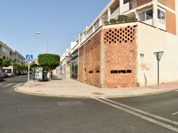 Local comercial en basto en Huércal de Almería