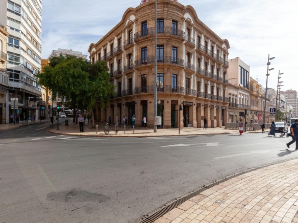 oficinas en puerta Purchena Almería