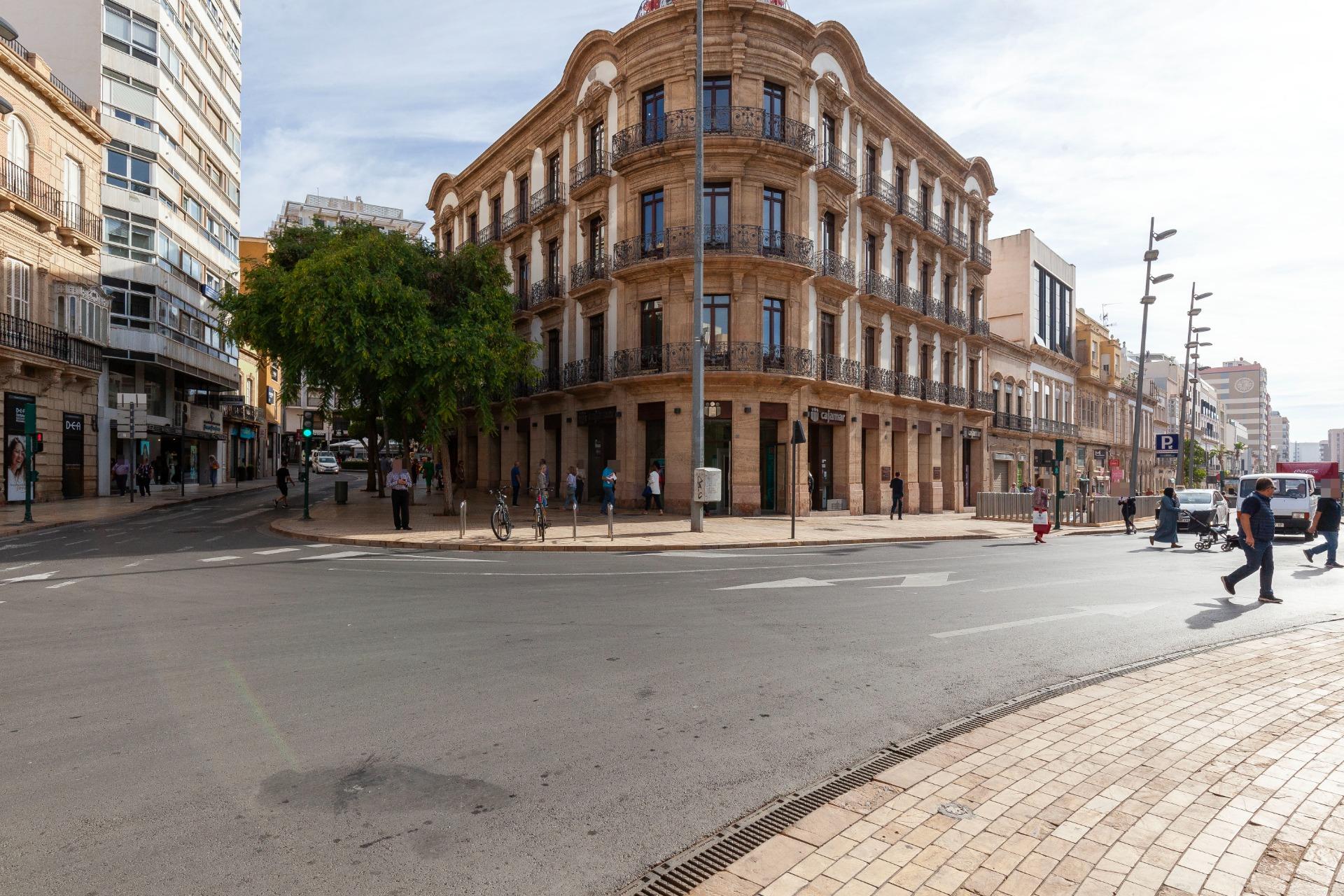 oficinas en puerta Purchena Almería