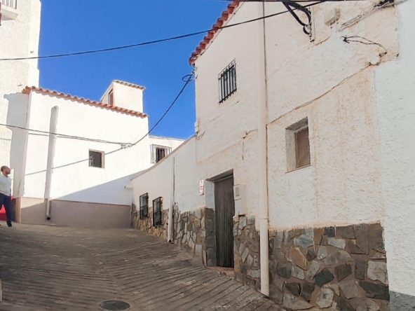 Casa de pueblo en Nacimiento (Almería)