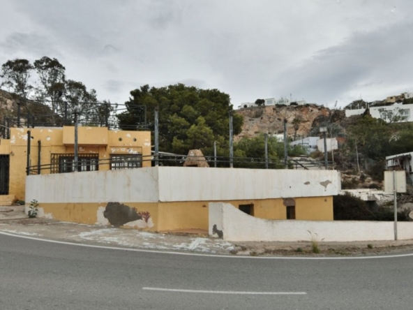 EDIFICACIÓN DE 2 PLANTAS EN CASTELL DEL REY