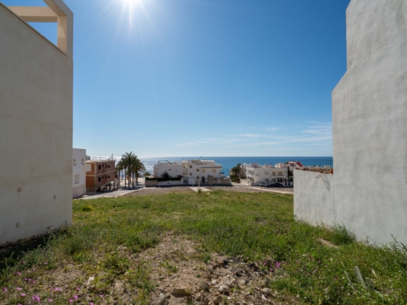 TU HOGAR EN ESTA PARCELA CON VISTAS AL MAR