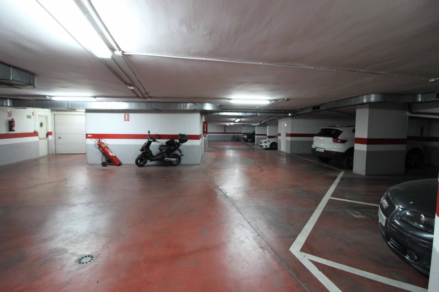 Gran plaza de garaje en AV. Federico García Lorca 77.