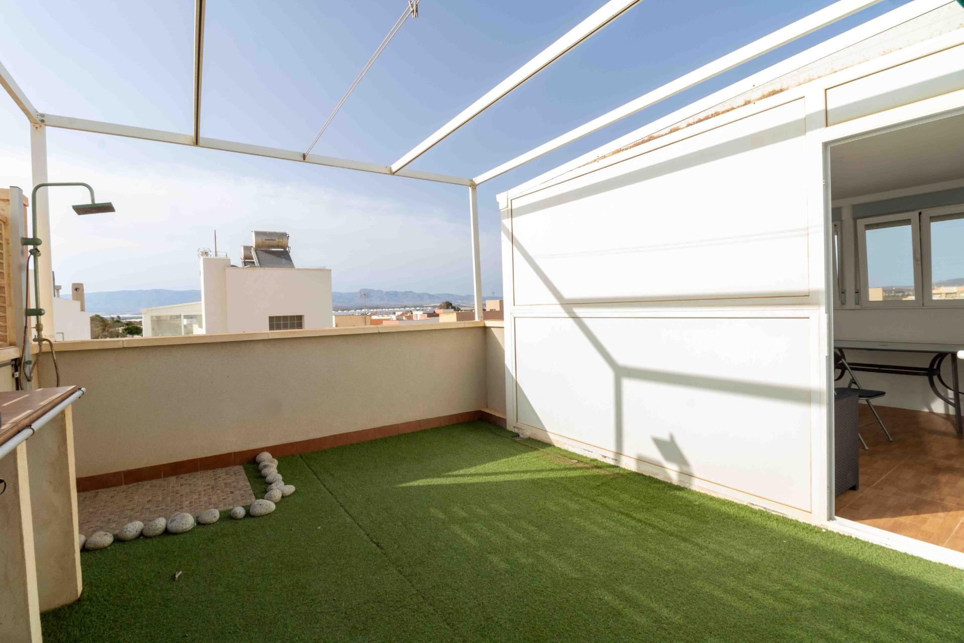 PISO CON SOLARIUM EN CABO DE GATA