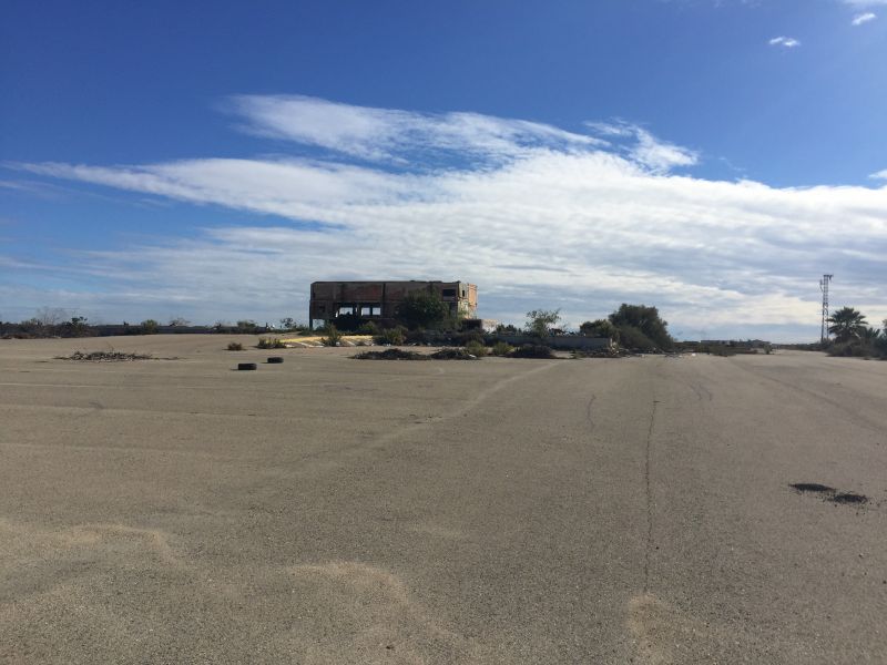 vista desde carretera y acceso por secundaria