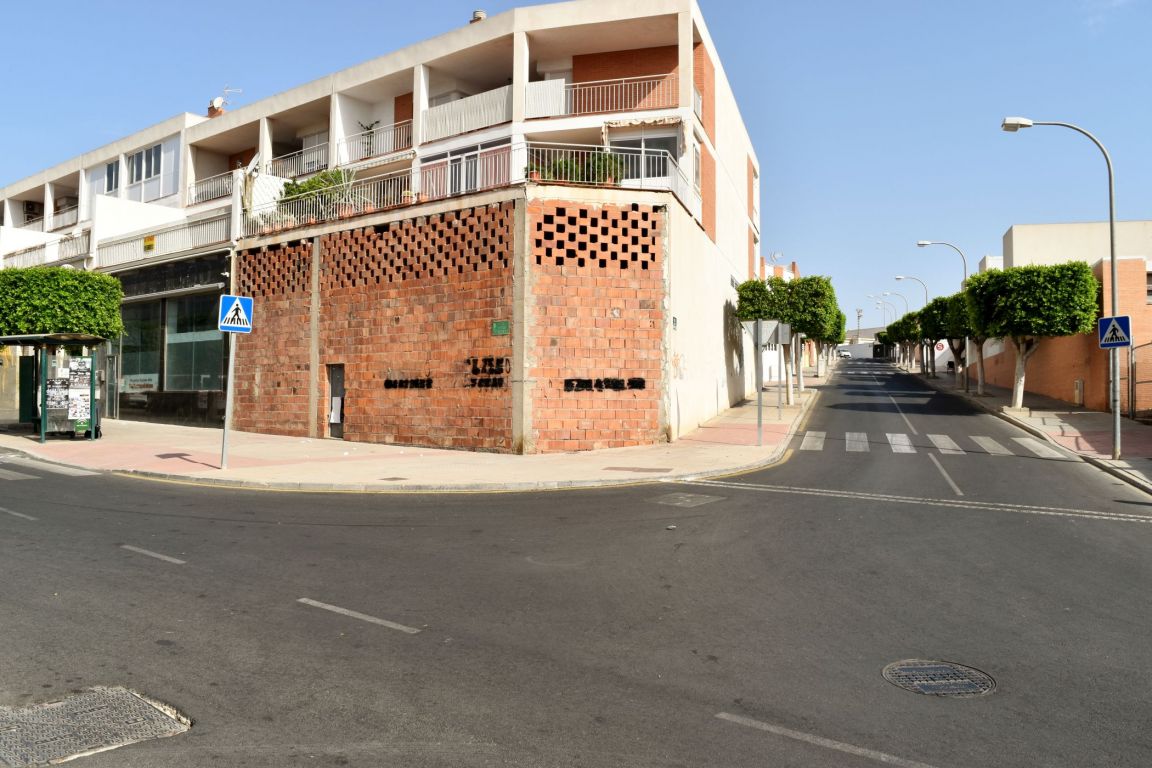 Local comercial en basto en Huércal de Almería