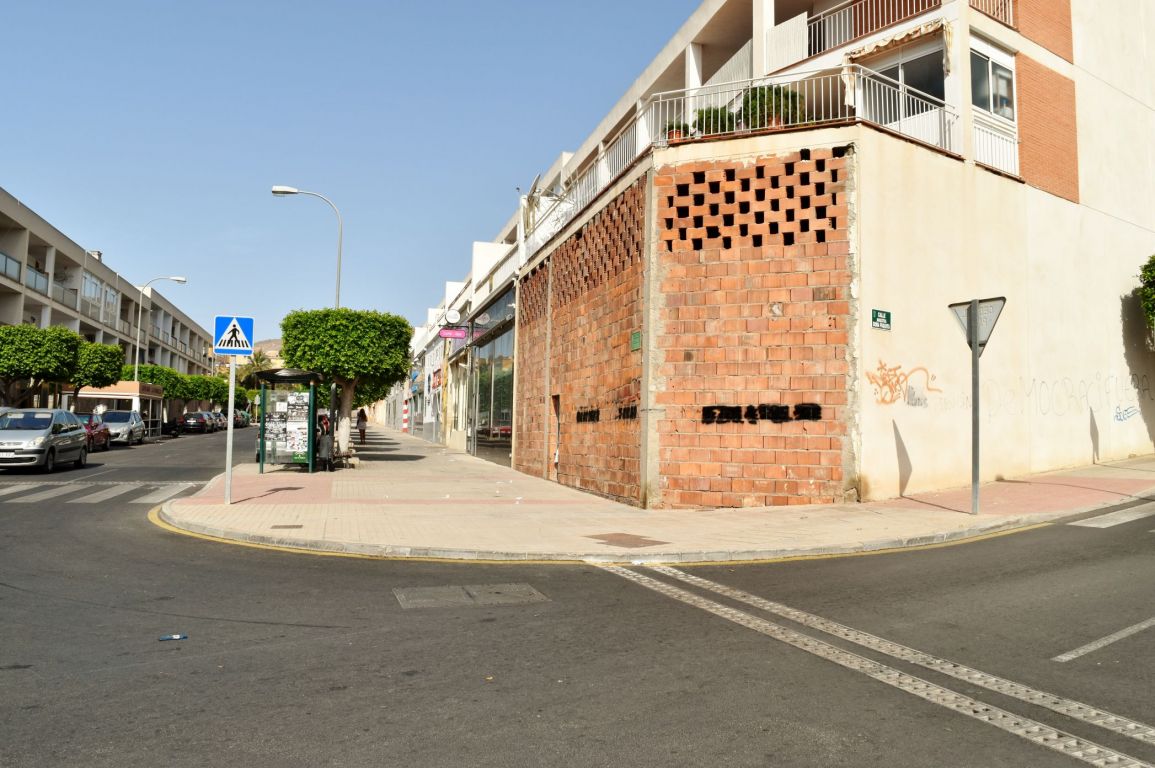 Local comercial en basto en Huércal de Almería