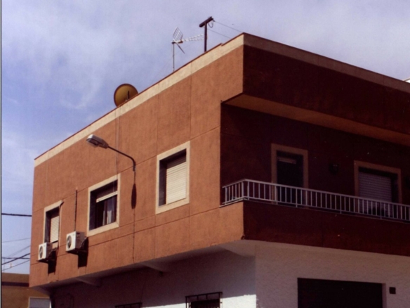 Se alquila local en Ctar de Nijar