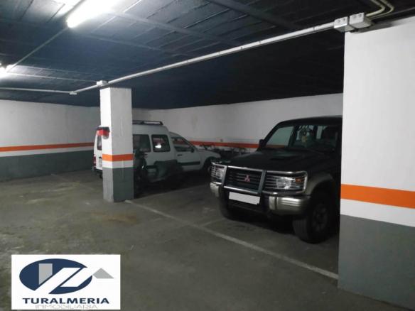 Parking coche en Venta en Almería Almería