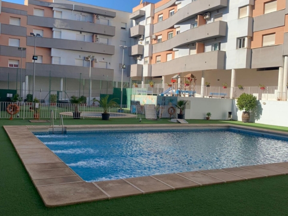 2 DORMITORIOS CON PISCINA COMUNITARIA EN CABAÑUELAS SUR