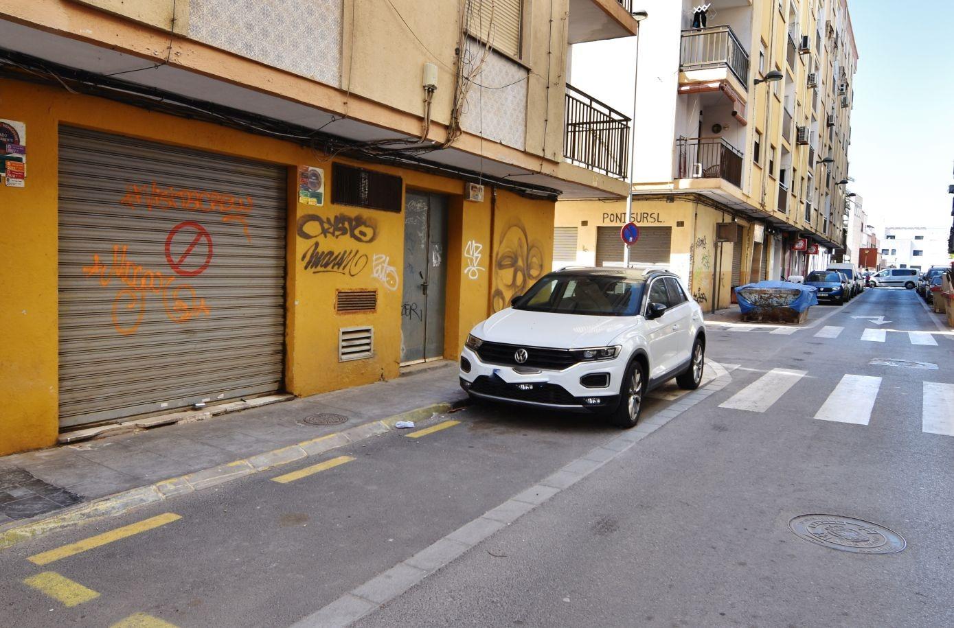 Local para uso comercial o garaje en el zapillo