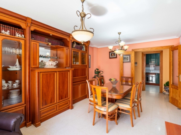 SE VENDE PISO EN ALMERIA