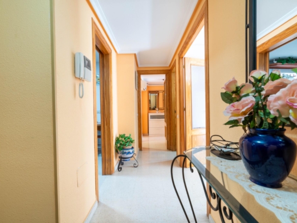 SE VENDE PISO EN ALMERIA