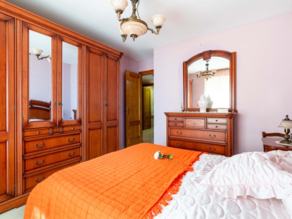 SE VENDE PISO EN ALMERIA