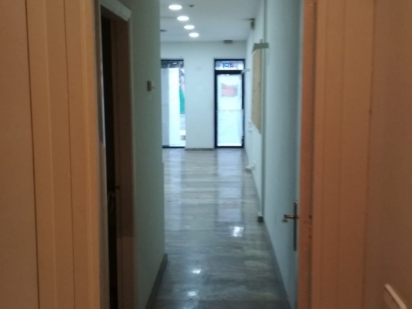 Local Comercial en el Paseo de Almería.