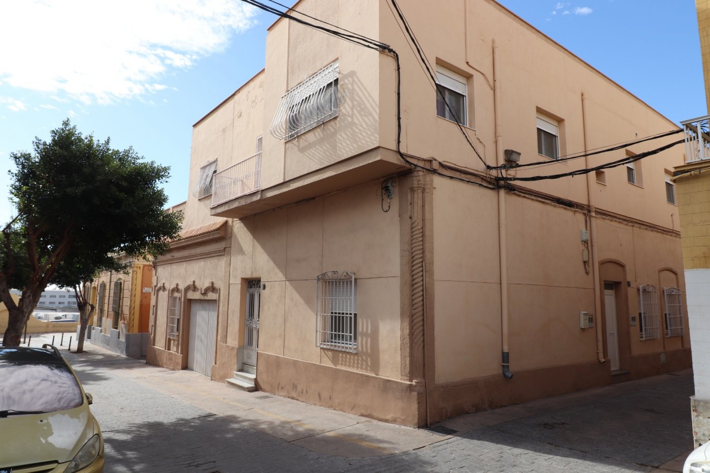 Casa familiar frente al Puerto de Almeria