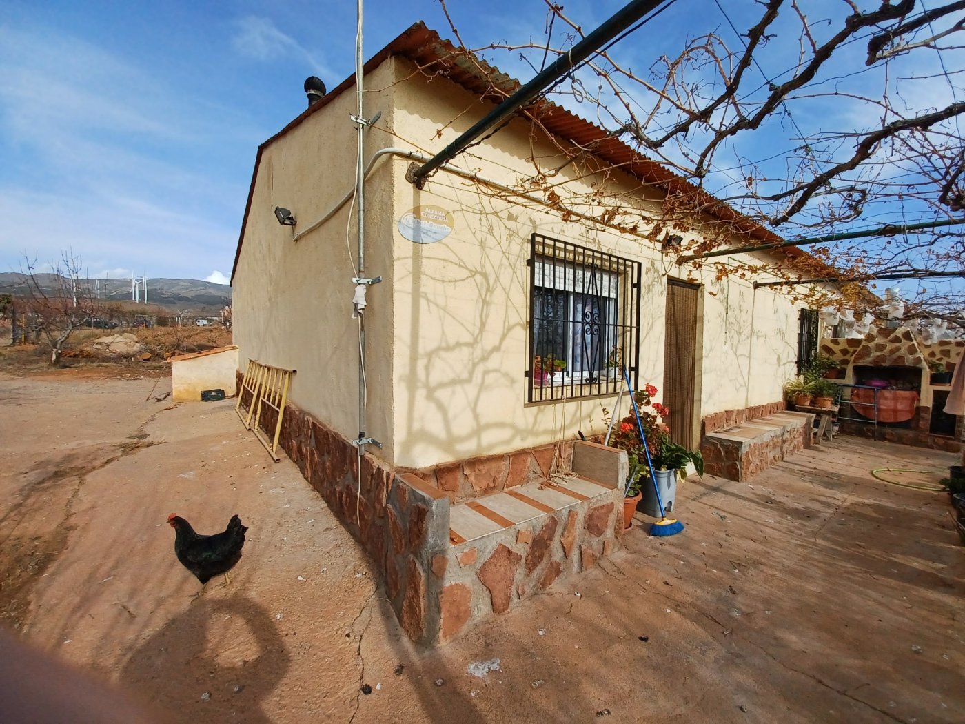 SE VENDE TERRENO CON NAVES Y CASA EN LA VEGA DE ABRUCENA