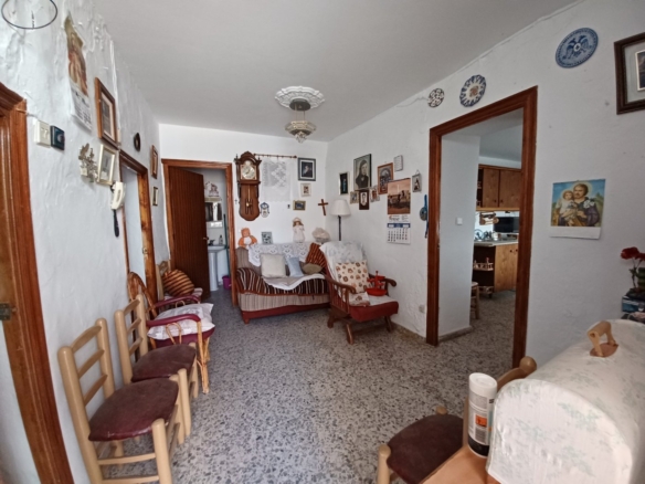 SE VENDE CASA EN ZONA ABRUCENA