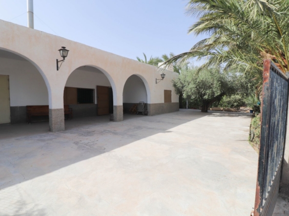 Casa con terreno en Tabernas