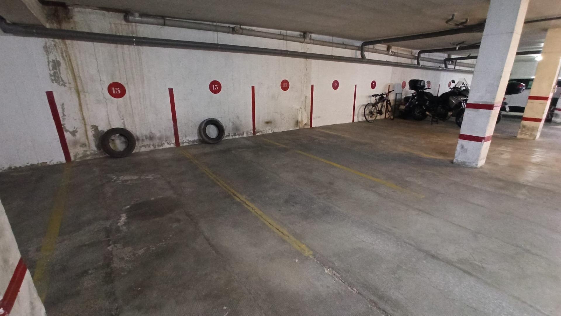 SE VENDE PLAZA DE GARAJE EN EL ZAPILLO