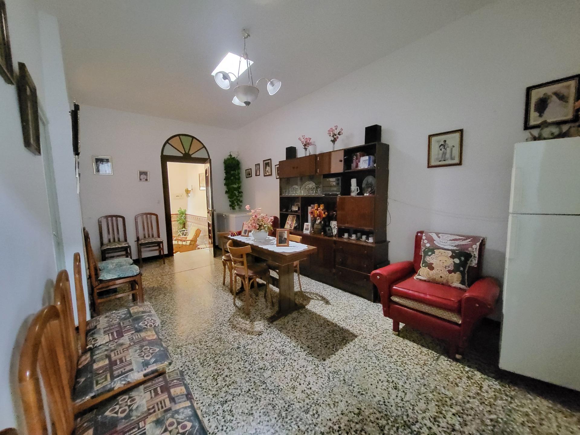 SE VENDE CASA DE 4 HABITACONES EN ABRUCENA