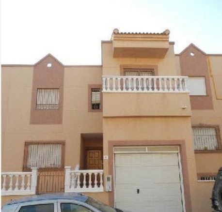 CASA EN VENTA EN LAS NORIAS DE 4 DORMITORIOS