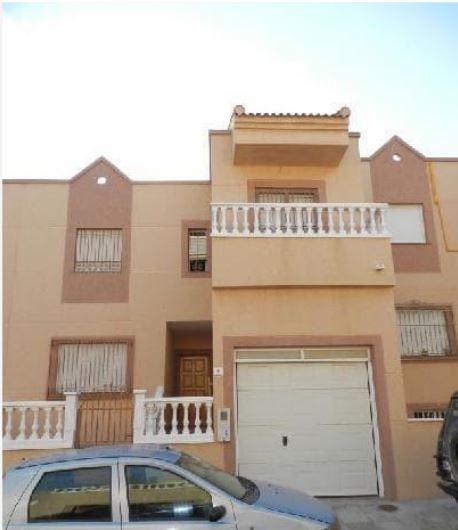 CASA EN VENTA EN LAS NORIAS DE 4 DORMITORIOS