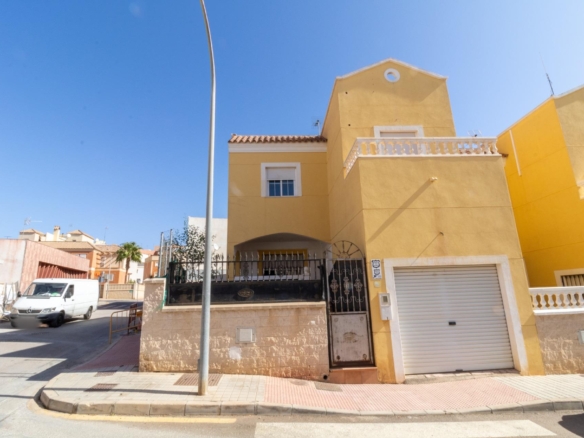 TRÍPLEX EN HUERCAL DE ALMERÍA