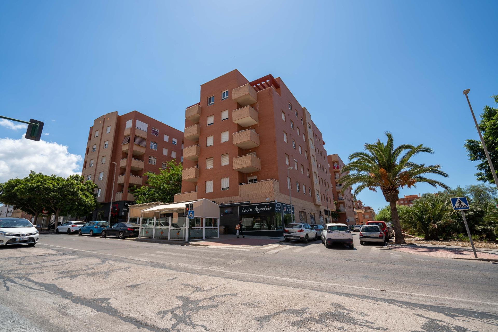 Plaza de garaje en el Barrio San Luis - Almería