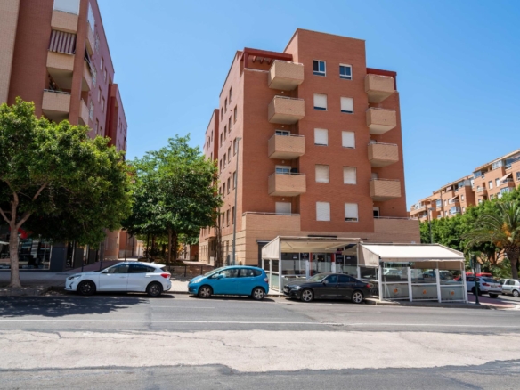 Plaza de garaje en el Barrio San Luis - Almería