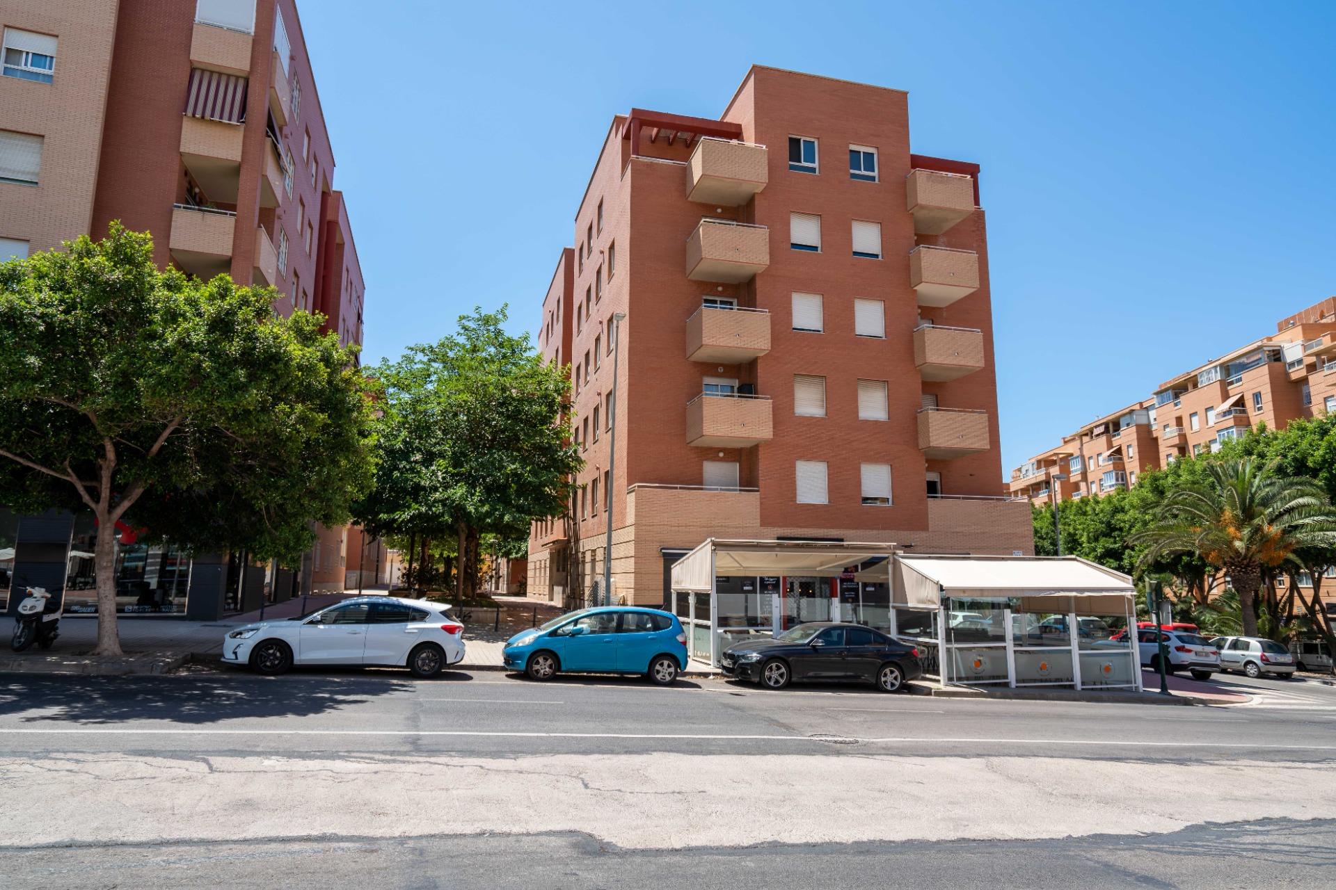 Plaza de garaje en el Barrio San Luis - Almería