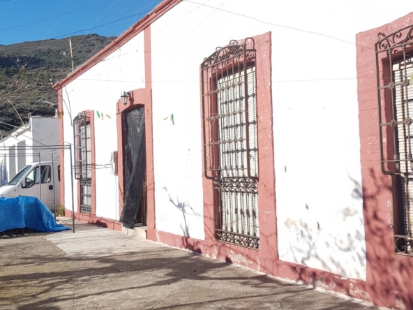 SE VENDE CASA CON PARCELA EN ALICUN