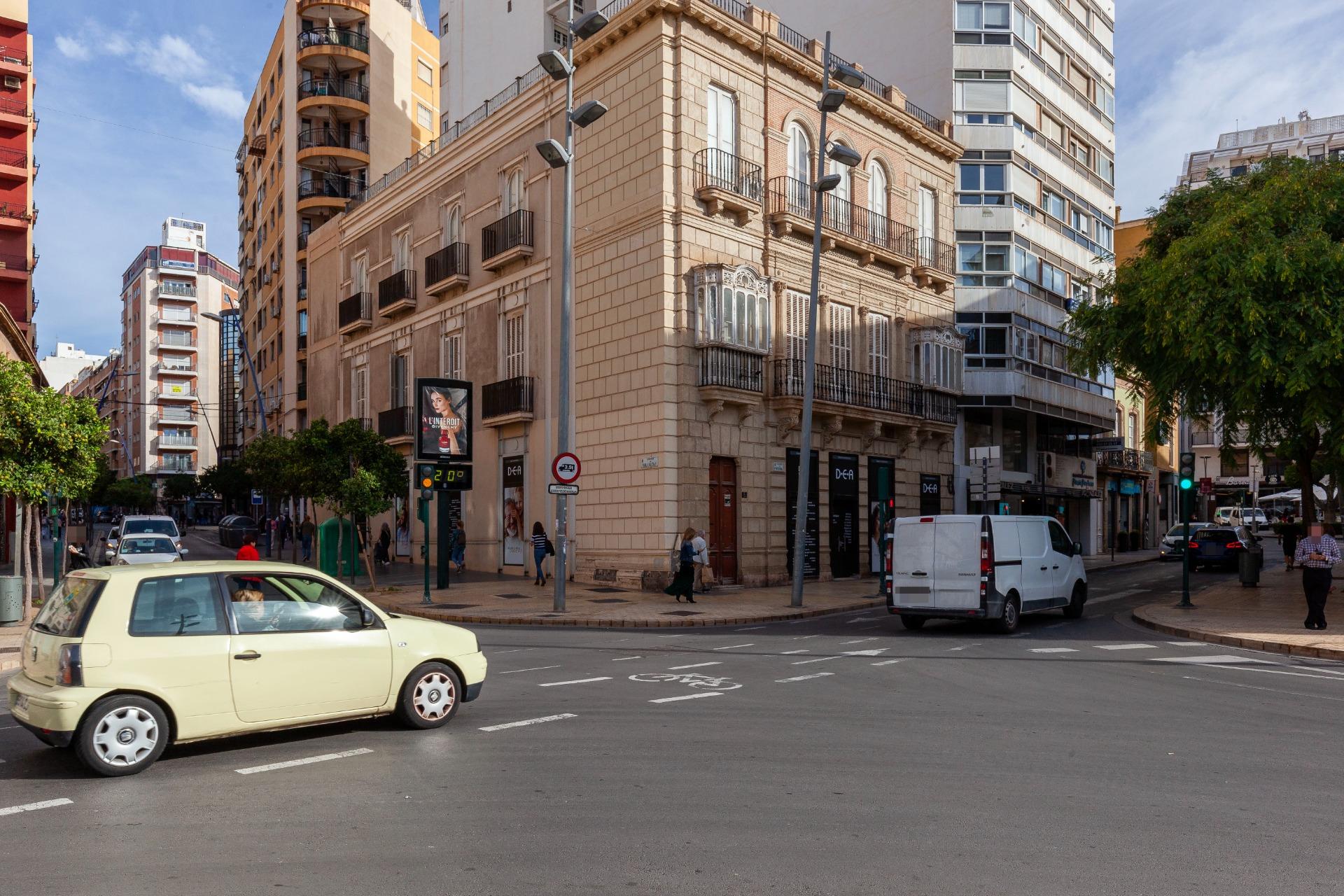 oficinas en puerta Purchena Almería