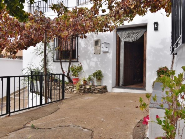 Cortijo totalmente reformado con terreno