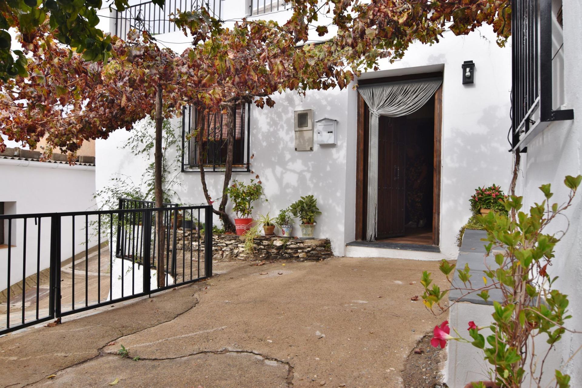 Cortijo totalmente reformado con terreno