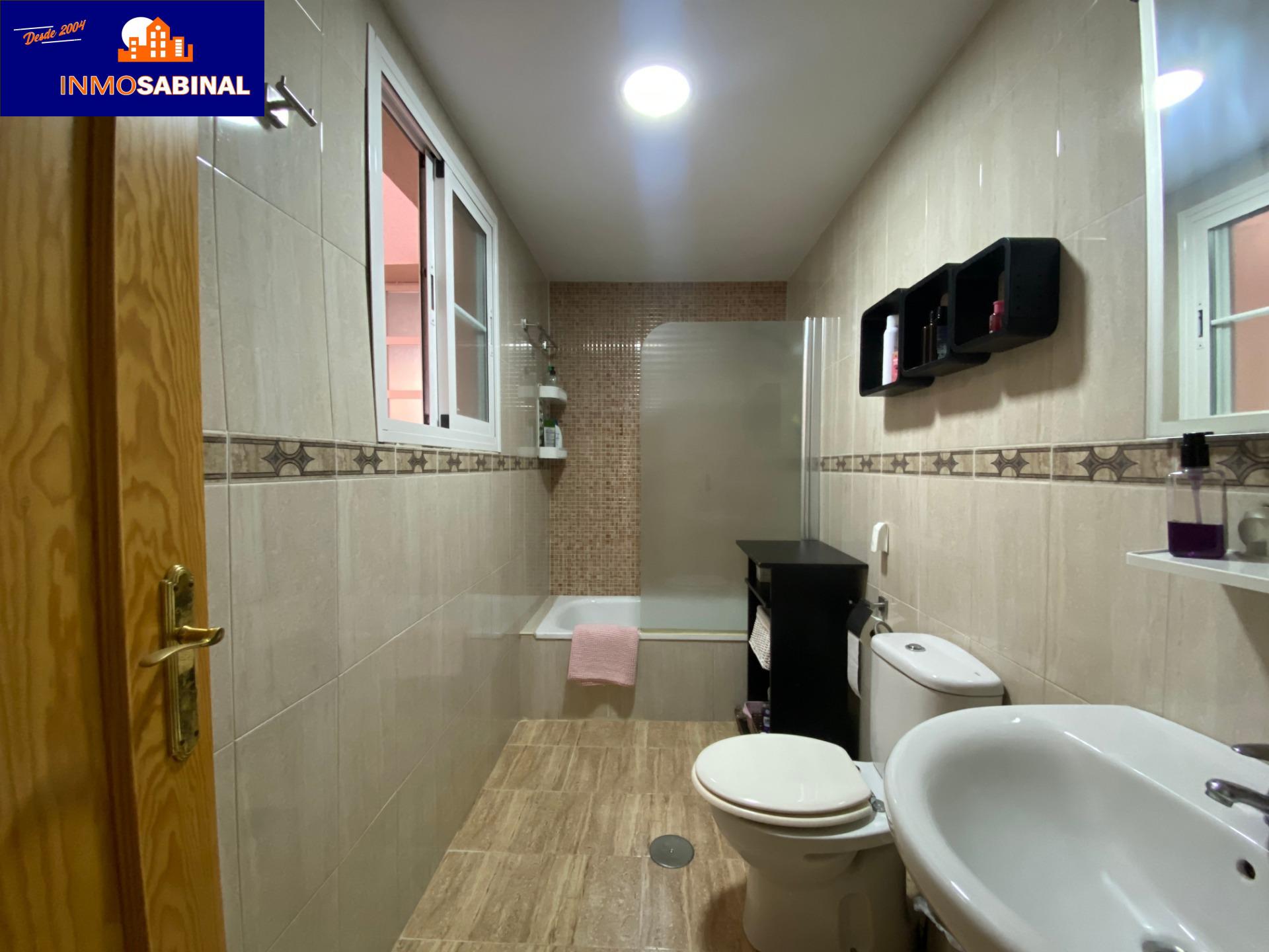 2 BAÑOS CON GARAJE INCLUIDO EN EL PRECIO!!