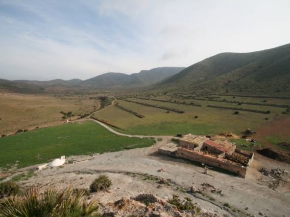 Finca con cortijo para rehabilitar en Pleno Parque Natural de Cabo de Gata - Níjar