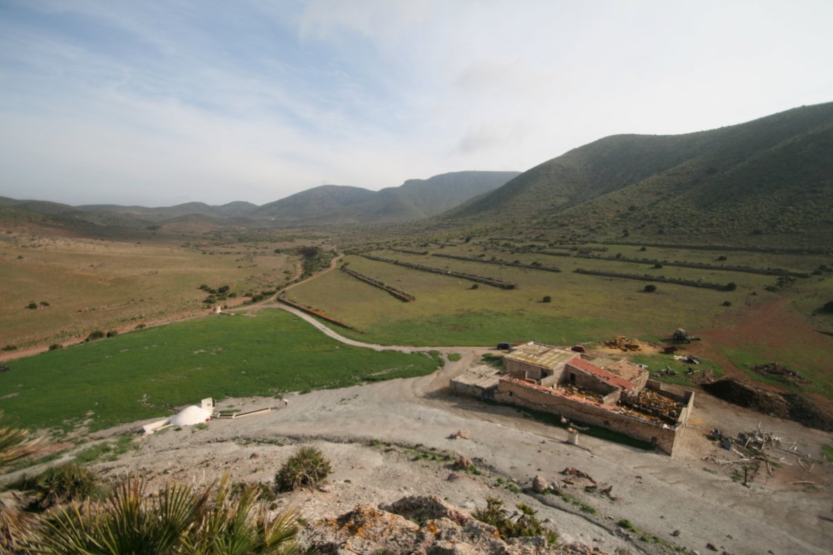 Finca con cortijo para rehabilitar en Pleno Parque Natural de Cabo de Gata - Níjar