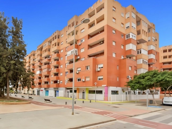 Piso de VPO en Almería – Zona Vega de Acá con terraza