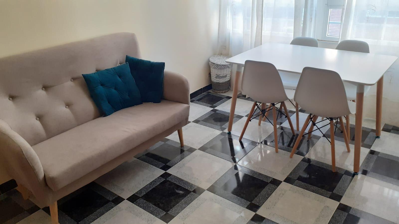 PISO PARA ESTUDIANTES/PROFESORES EN ZONA AV.SIERRA ALHAMILLA