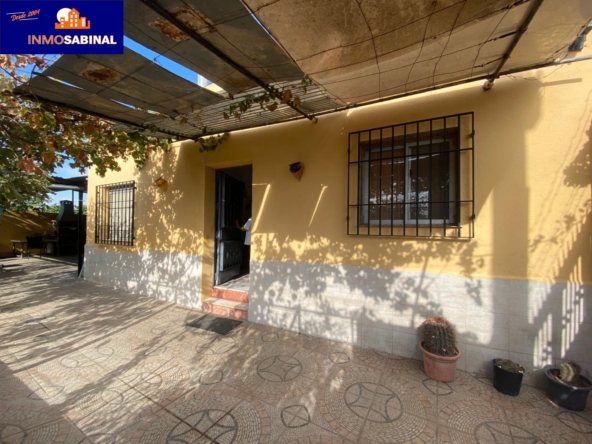 FINCA CON CASA Y TERRENO IDEAL PARA DESCONECTAR Y VIVIR EN PLENA TRANQUILIDAD!