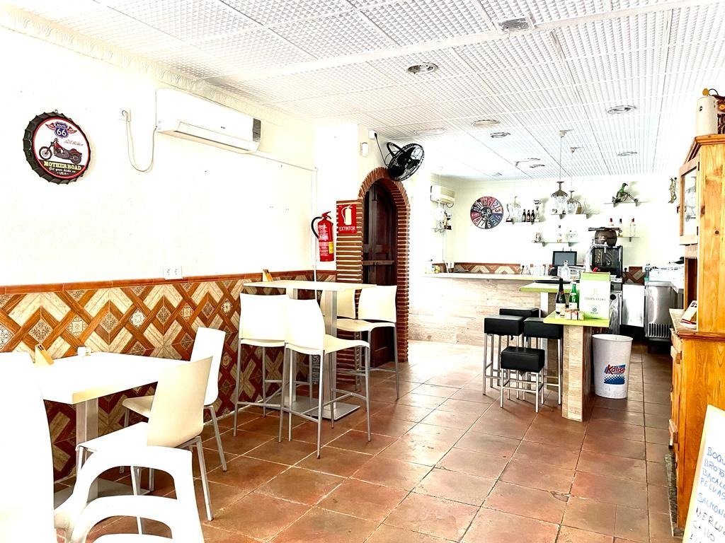 RESTAURANTE EN VENTA  EN LA URBANIZACION DE ROQUETAS