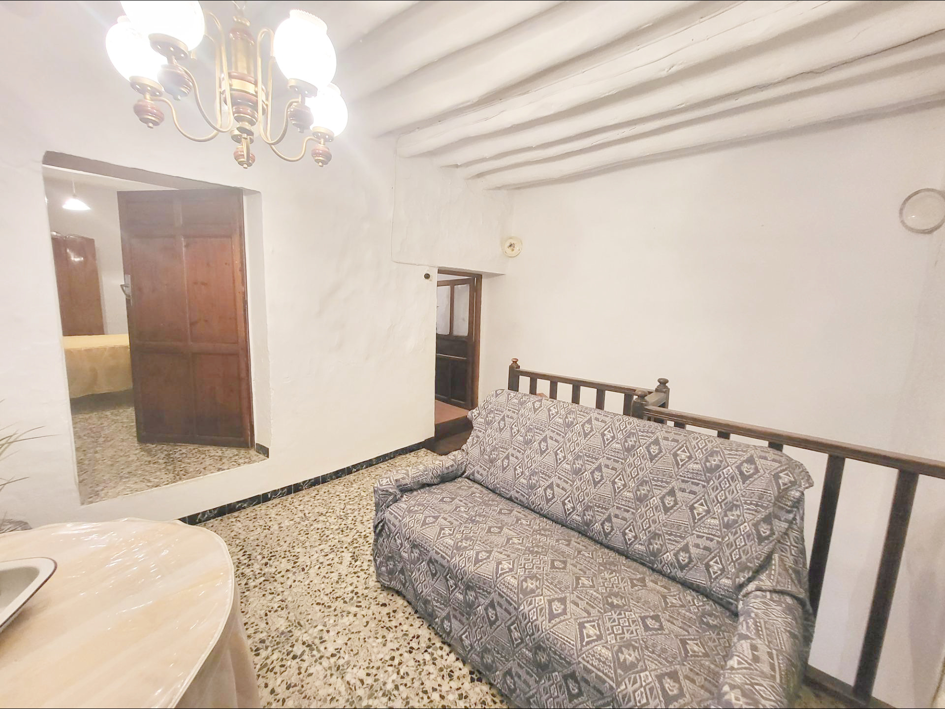 SE VENDE CASA EN ABRUCENA ZONA CENTRO