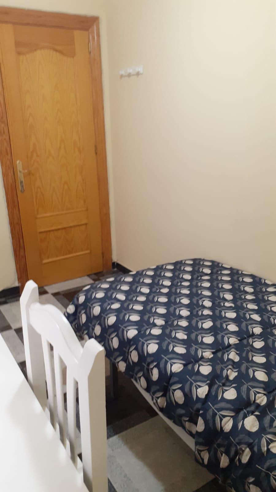 PISO PARA ESTUDIANTES/PROFESORES EN ZONA AV.SIERRA ALHAMILLA