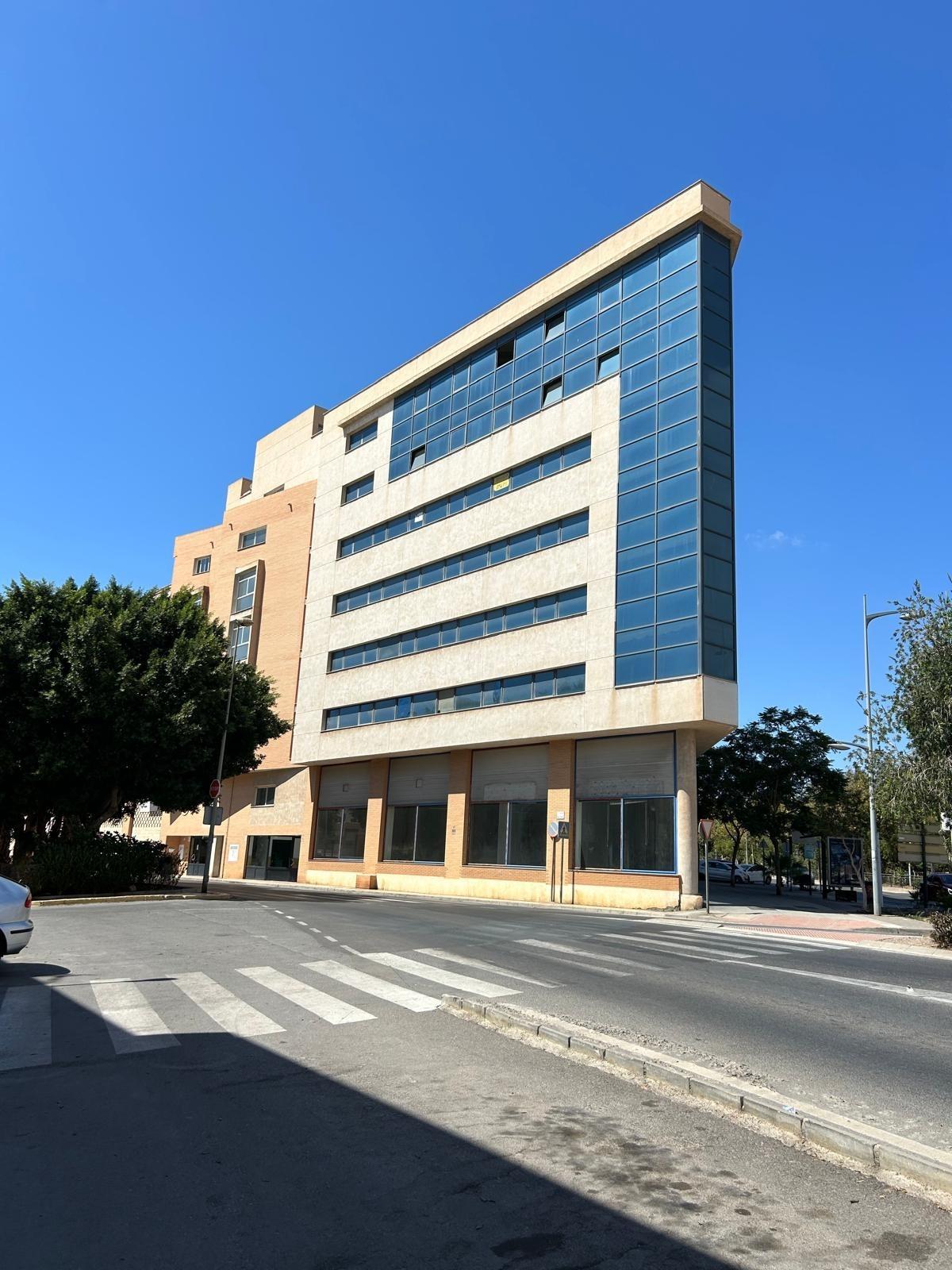 OFICINAS EN PLENO BULEVAR DE VICAR