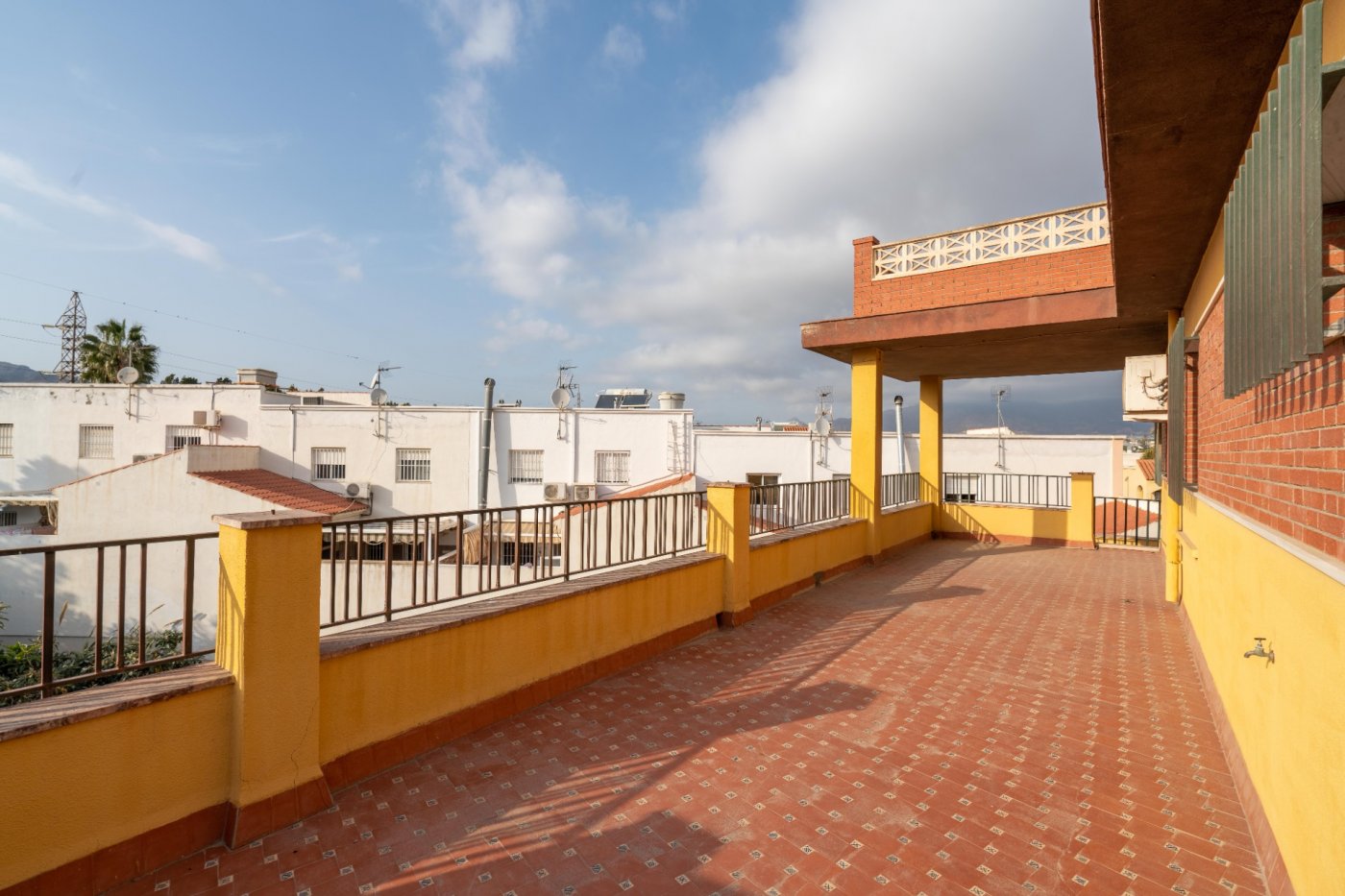 CASA CON PARCELA EN HUERCAL DE ALMERIA