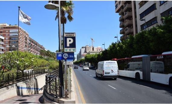 GRAN PLAZA DE GARAJE EN ALQUILER EN LA RAMBLA DE ALMERIA