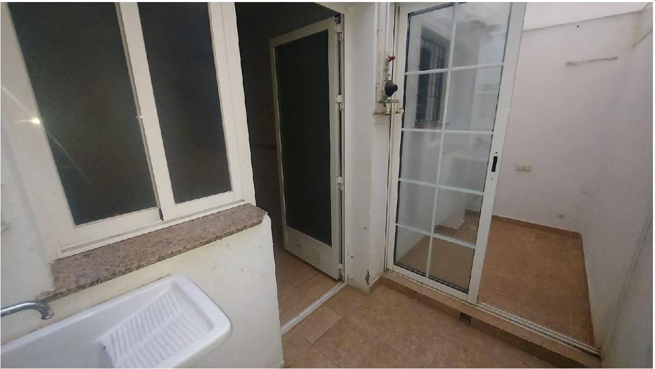 2 BAÑOS!! MUY BUENA OPORTUNIDAD!! VIVIENDA EN PUJA AL ALZA