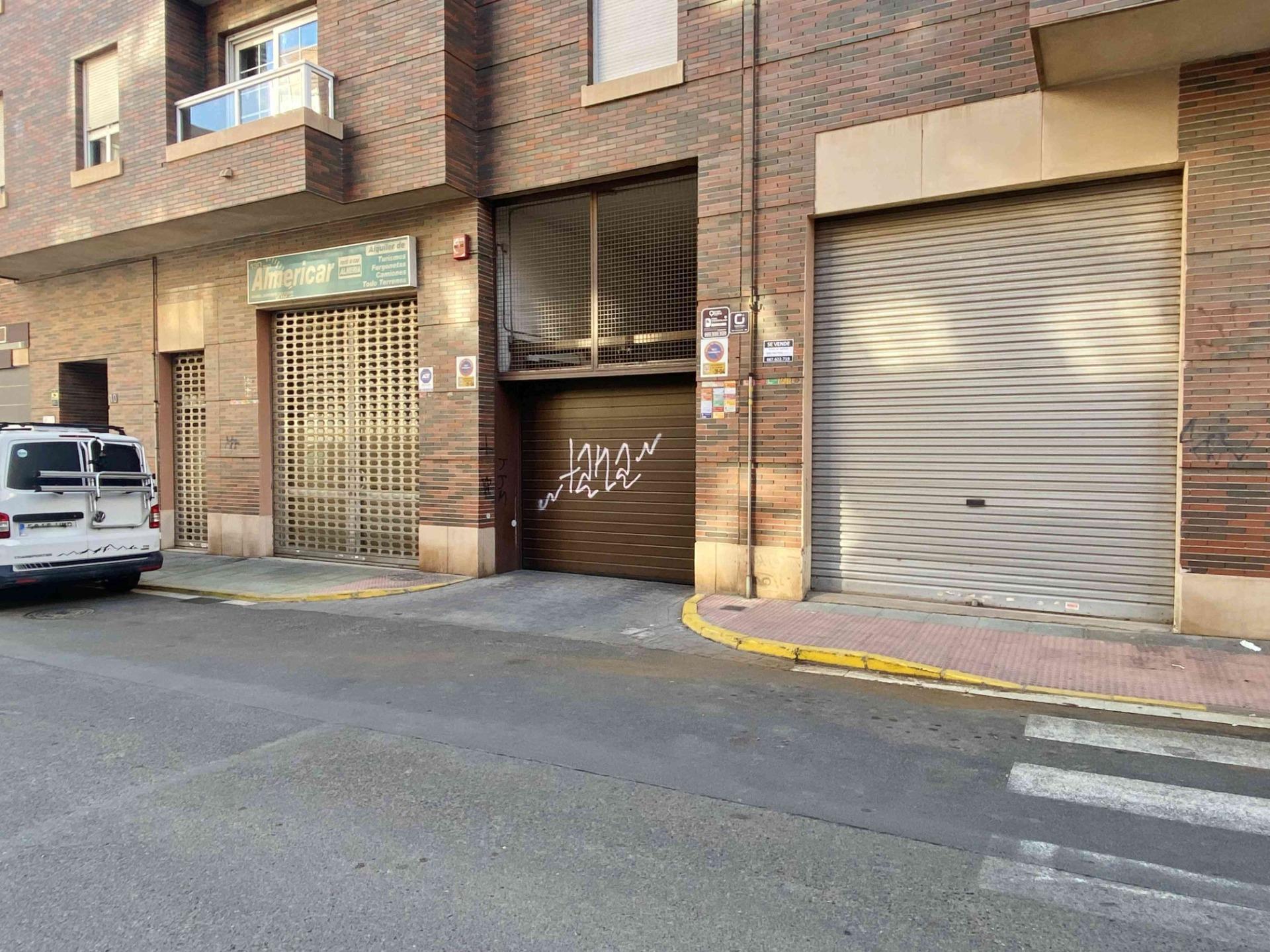 PLAZA DE GARAJE Y TRASTERO EN ZONA CÉNTRICA