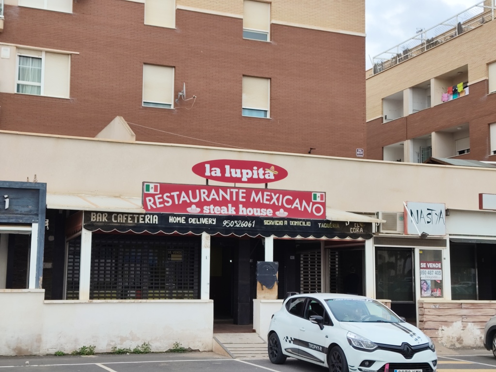 Local comercial en Venta en Roquetas De Mar Almería